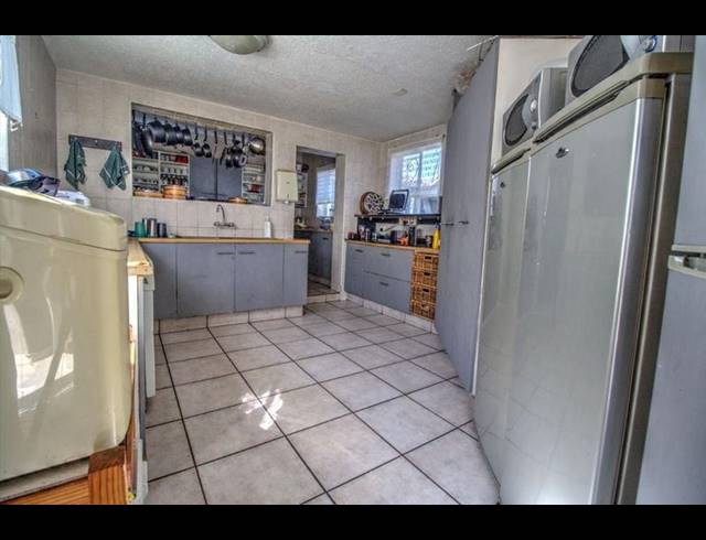 3 BEDROOM SIMPLEX FOR SALE IN VAN RIEBEECK PARK